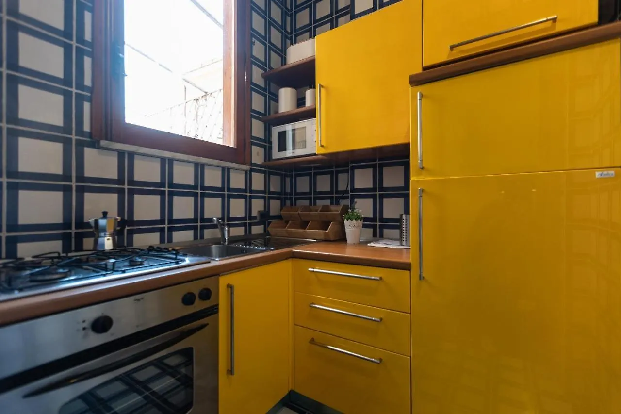 Borgo Terrace By Rental In Roma 0*,  Italia